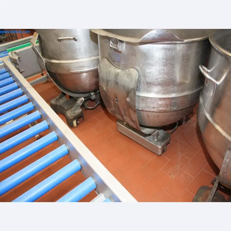 Devices for air conditioning, heating and cooling, workshop and storage facilities-9