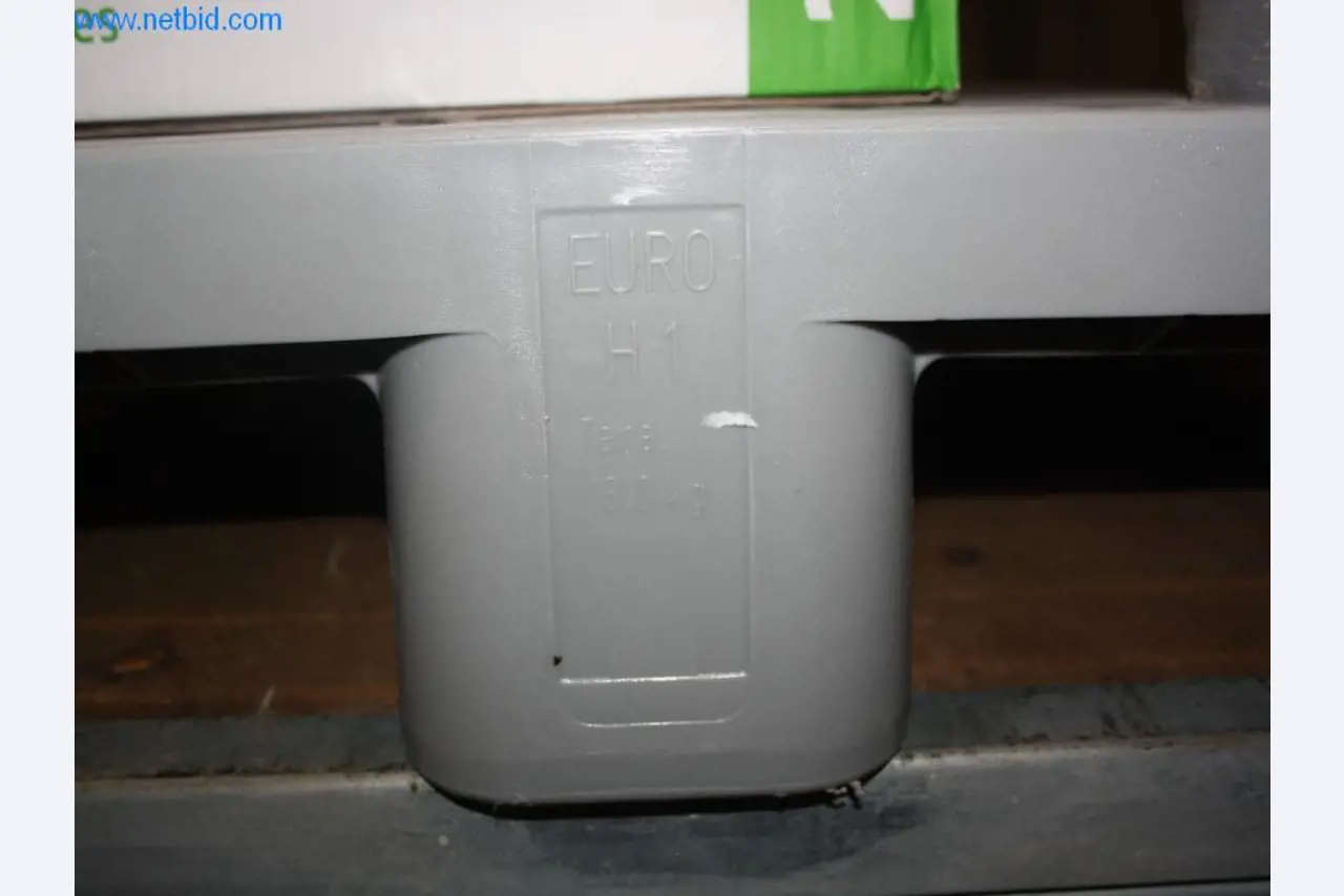 Devices for air conditioning, heating and cooling, workshop and storage facilities-3