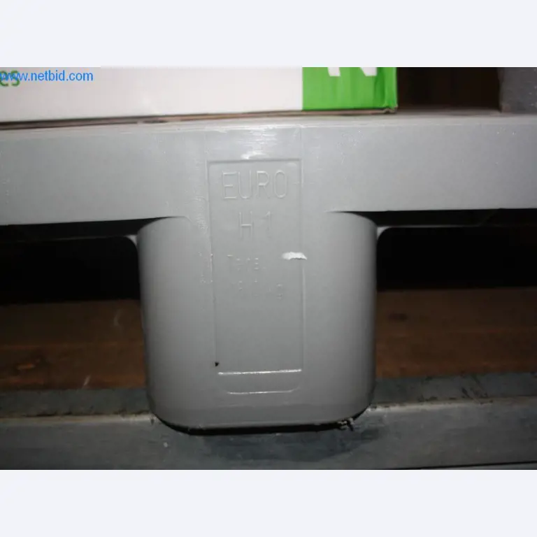 Devices for air conditioning, heating and cooling, workshop and storage facilities-3