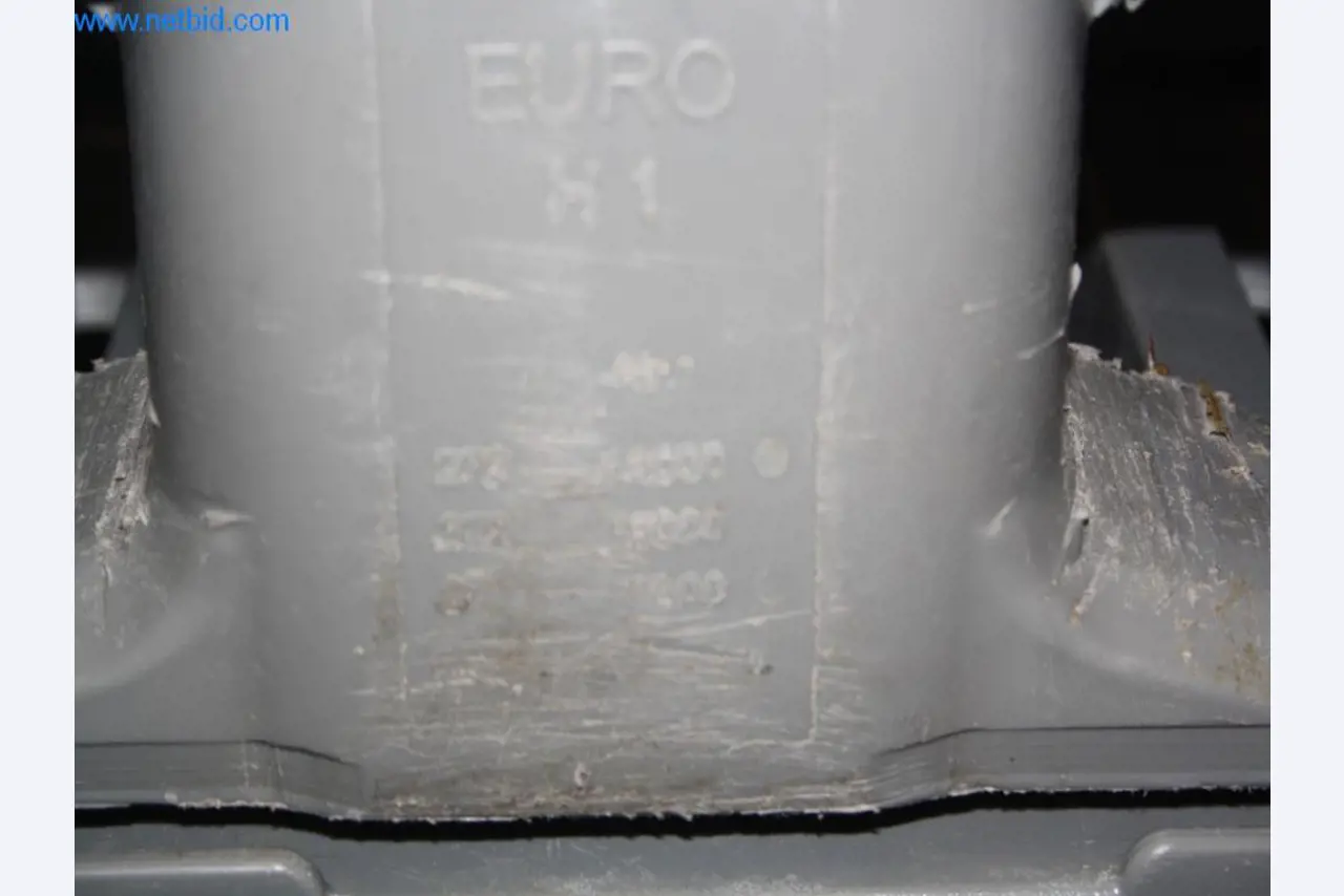 Devices for air conditioning, heating and cooling, workshop and storage facilities-5