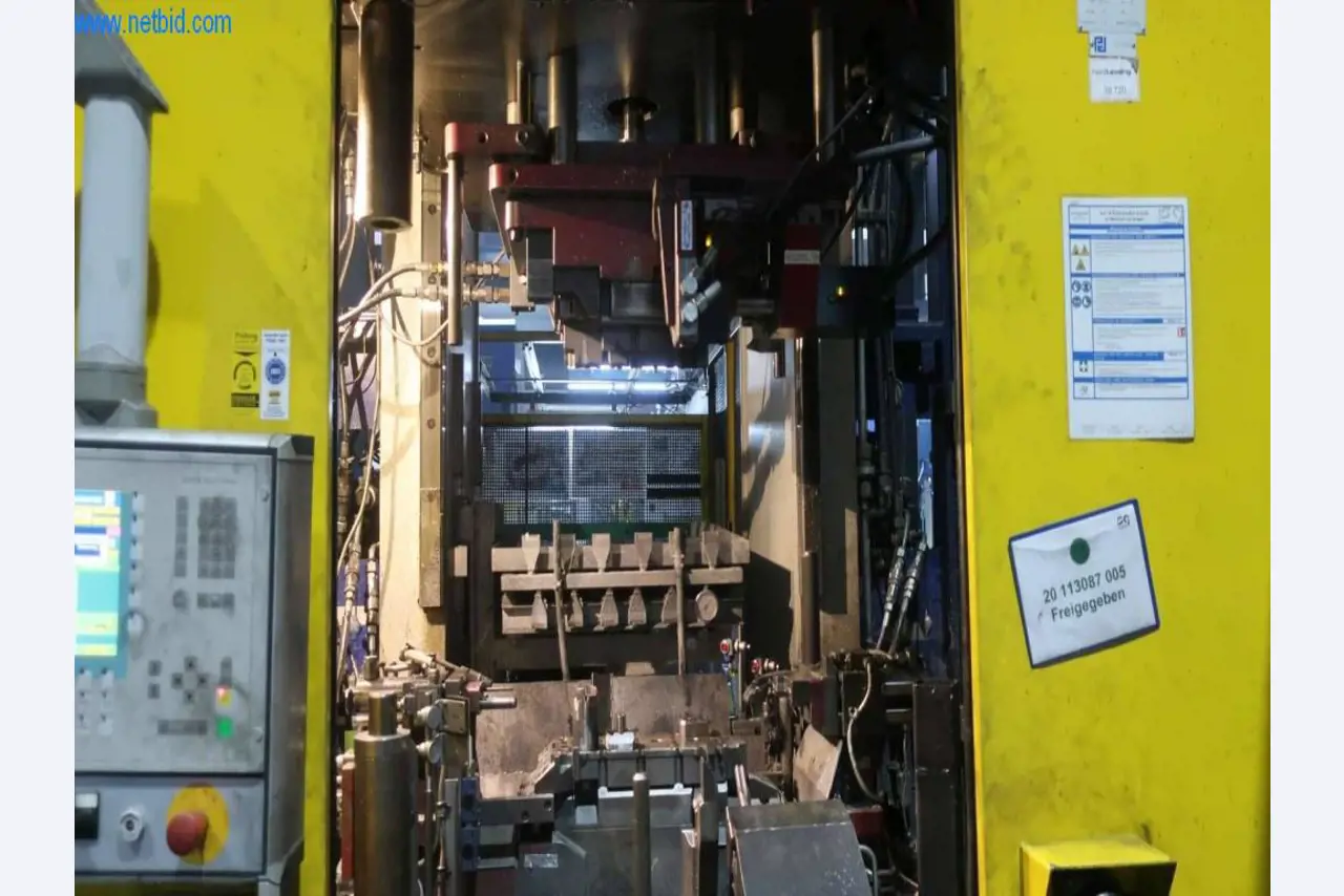 Sistemas de fundição injectada (alumínio) 1.100 - 1.350 t,
Processamento mecânico, fabrico de ferramentas
-16