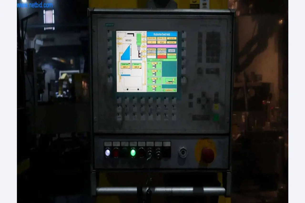 Sistemas de fundição injectada (alumínio) 1.100 - 1.350 t,
Processamento mecânico, fabrico de ferramentas
-17