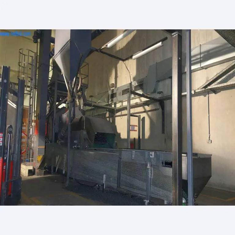 Sistemas de fundição injectada (alumínio) 1.100 - 1.350 t,
Processamento mecânico, fabrico de ferramentas
-14
