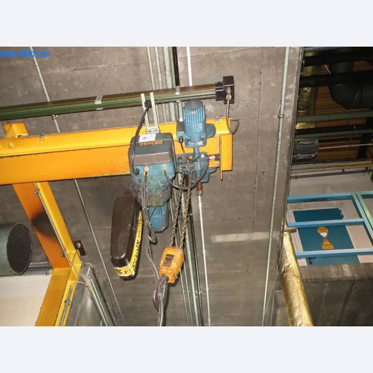 Sistemas de fundição injectada (alumínio) 1.100 - 1.350 t,
Processamento mecânico, fabrico de ferramentas
-1
