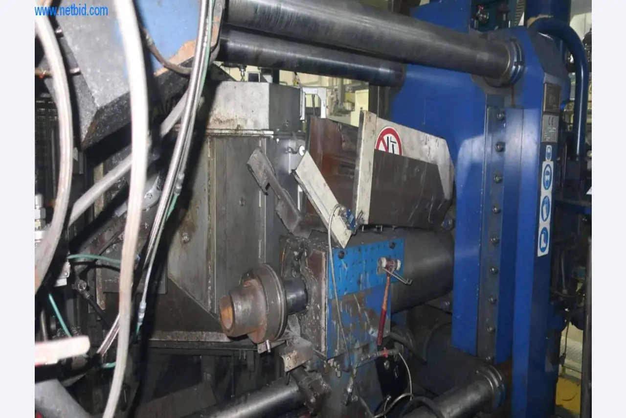 Sistemas de fundição injectada (alumínio) 1.100 - 1.350 t,
Processamento mecânico, fabrico de ferramentas
-24