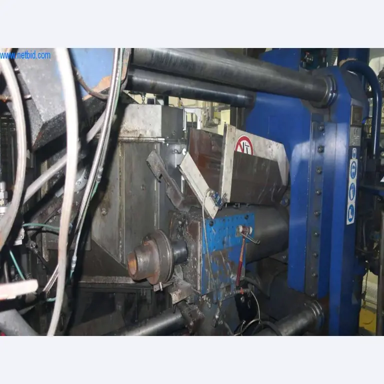 Sistemas de fundição injectada (alumínio) 1.100 - 1.350 t,
Processamento mecânico, fabrico de ferramentas
-24