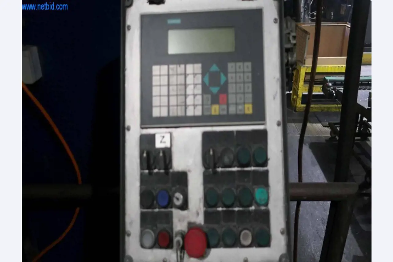 Sistemas de fundição injectada (alumínio) 1.100 - 1.350 t,
Processamento mecânico, fabrico de ferramentas
-25