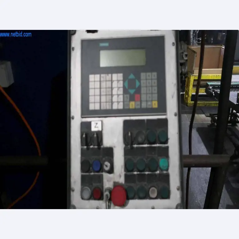 Sistemas de fundição injectada (alumínio) 1.100 - 1.350 t,
Processamento mecânico, fabrico de ferramentas
-25