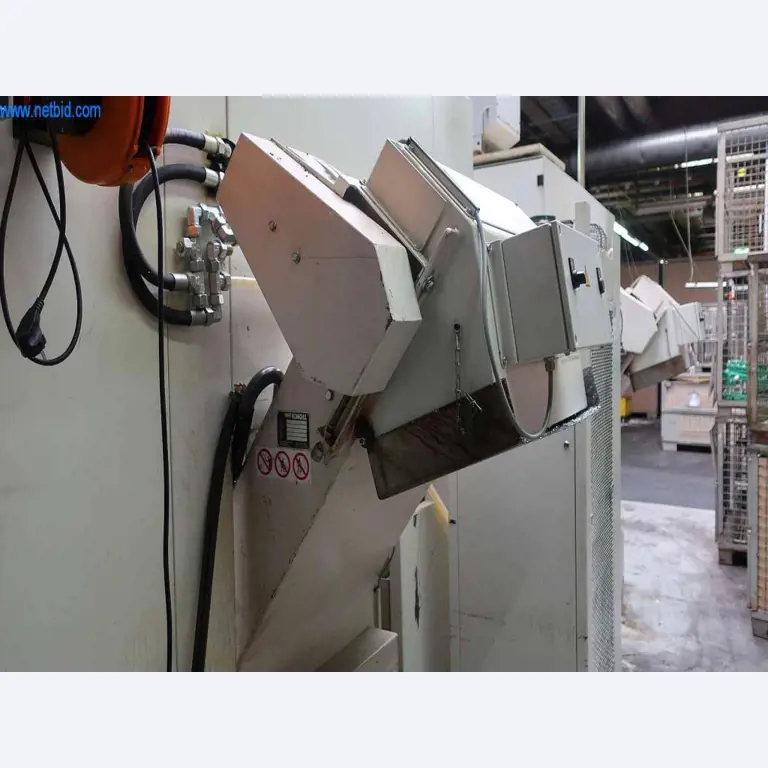 Sistemas de fundição injectada (alumínio) 1.100 - 1.350 t,
Processamento mecânico, fabrico de ferramentas
-8