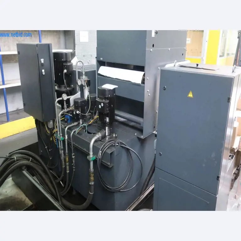 Sistemas de fundição injectada (alumínio) 1.100 - 1.350 t,
Processamento mecânico, fabrico de ferramentas
-10