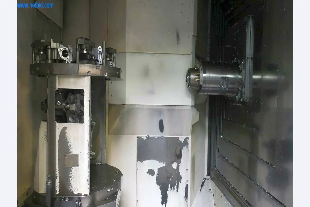 Sistemas de fundição injectada (alumínio) 1.100 - 1.350 t,
Processamento mecânico, fabrico de ferramentas
-5