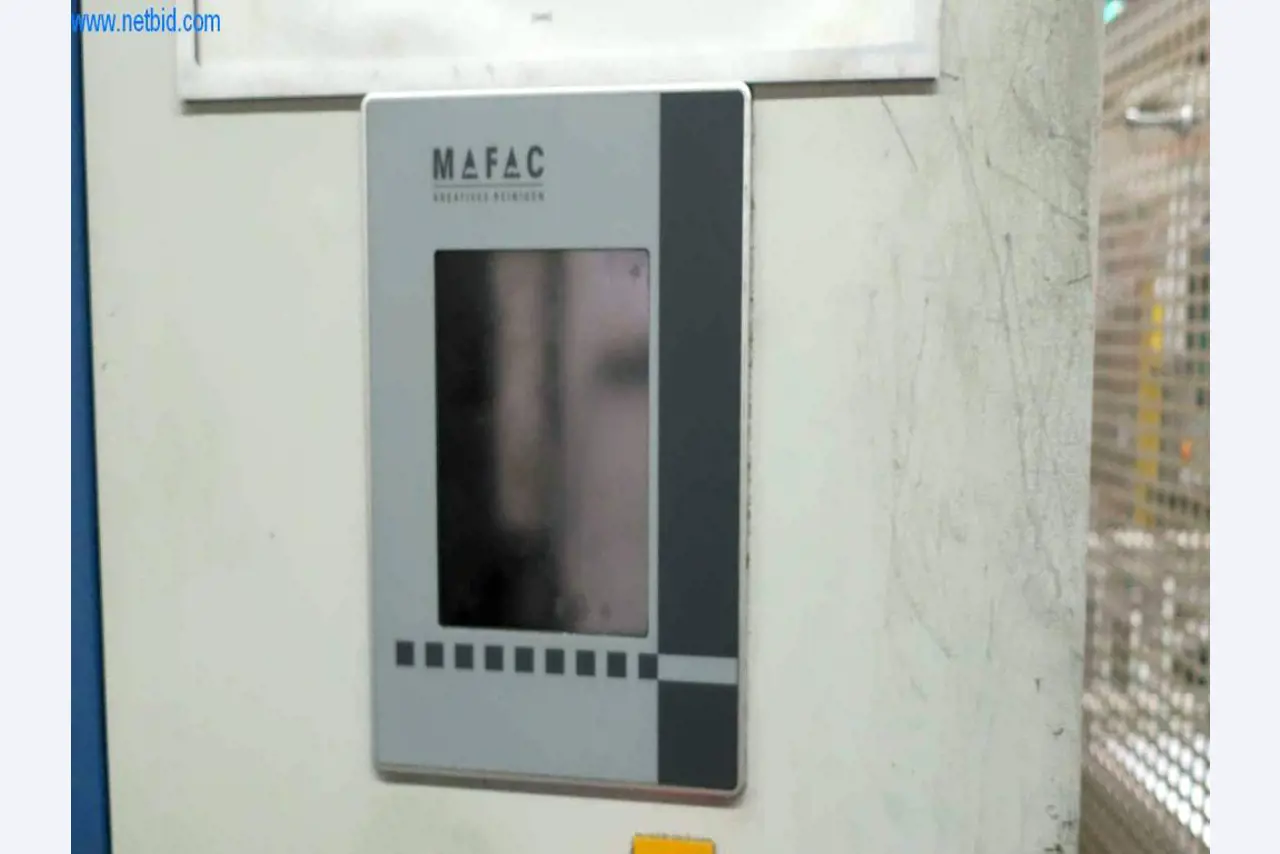 Sistemas de fundição injectada (alumínio) 1.100 - 1.350 t,
Processamento mecânico, fabrico de ferramentas
-3
