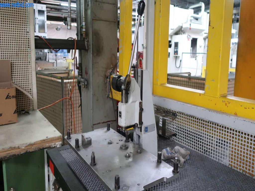 Systémy tlakového lití (hliník) 1 100 - 1 350 t,
Mechanické zpracování, výroba nástrojů
-2