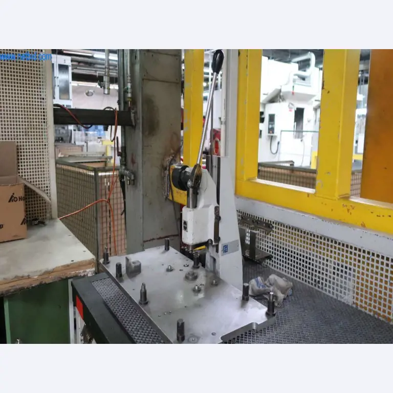 Sistemas de fundição injectada (alumínio) 1.100 - 1.350 t,
Processamento mecânico, fabrico de ferramentas
-2
