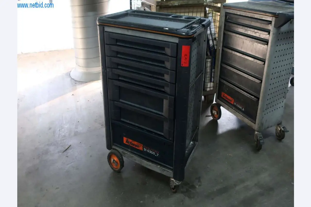 Systemy odlewania ciśnieniowego (aluminium) 1,100 - 1,350 t,
Obróbka mechaniczna, produkcja narzędzi
-1