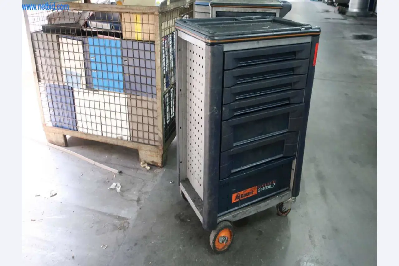 Systemy odlewania ciśnieniowego (aluminium) 1,100 - 1,350 t,
Obróbka mechaniczna, produkcja narzędzi
-2