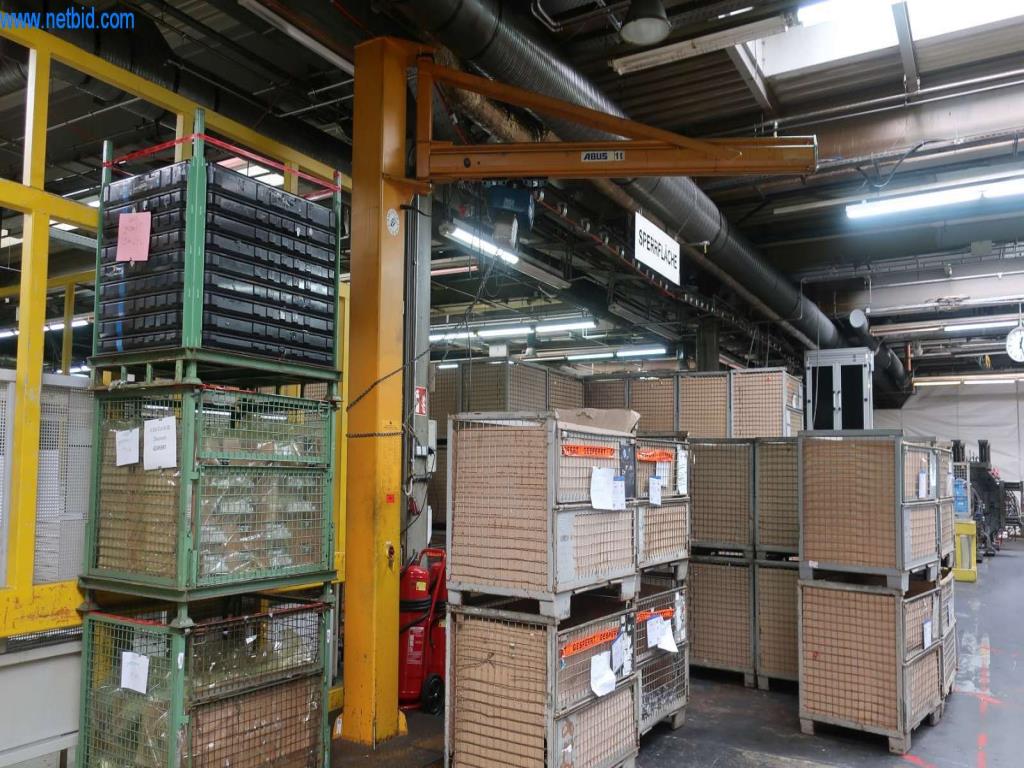 Systémy tlakového lití (hliník) 1 100 - 1 350 t,
Mechanické zpracování, výroba nástrojů
-1