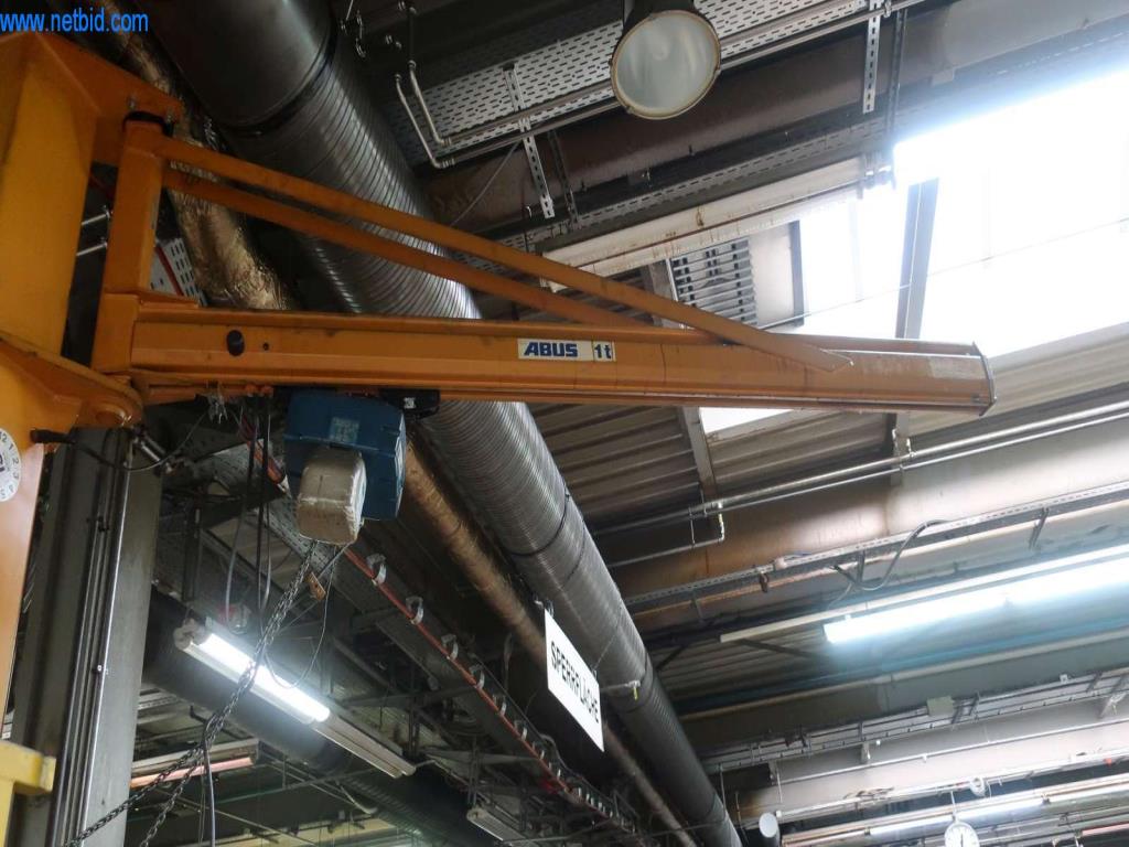 Systémy tlakového lití (hliník) 1 100 - 1 350 t,
Mechanické zpracování, výroba nástrojů
-2