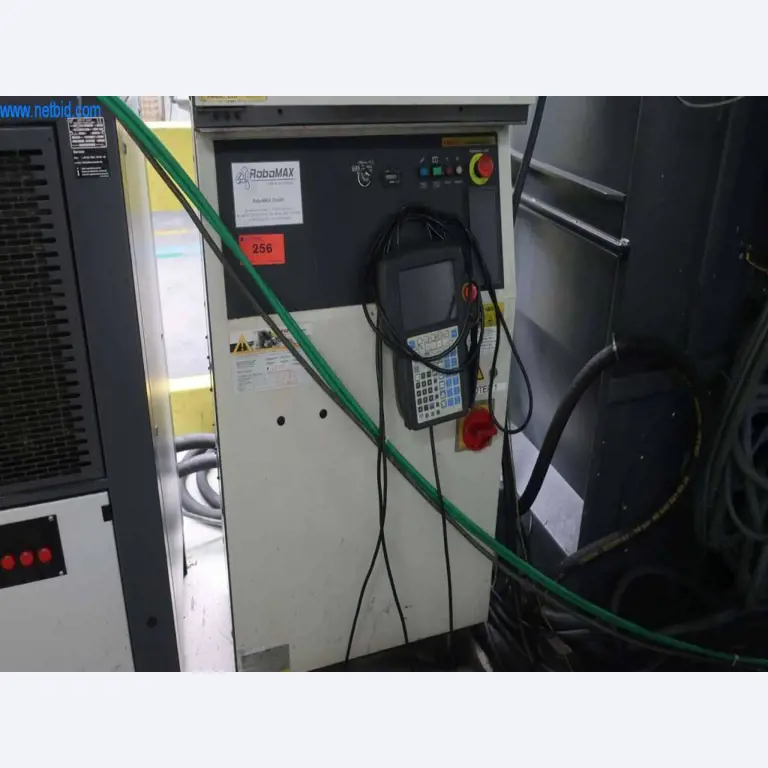 Sistemas de fundição injectada (alumínio) 1.100 - 1.350 t,
Processamento mecânico, fabrico de ferramentas
-12