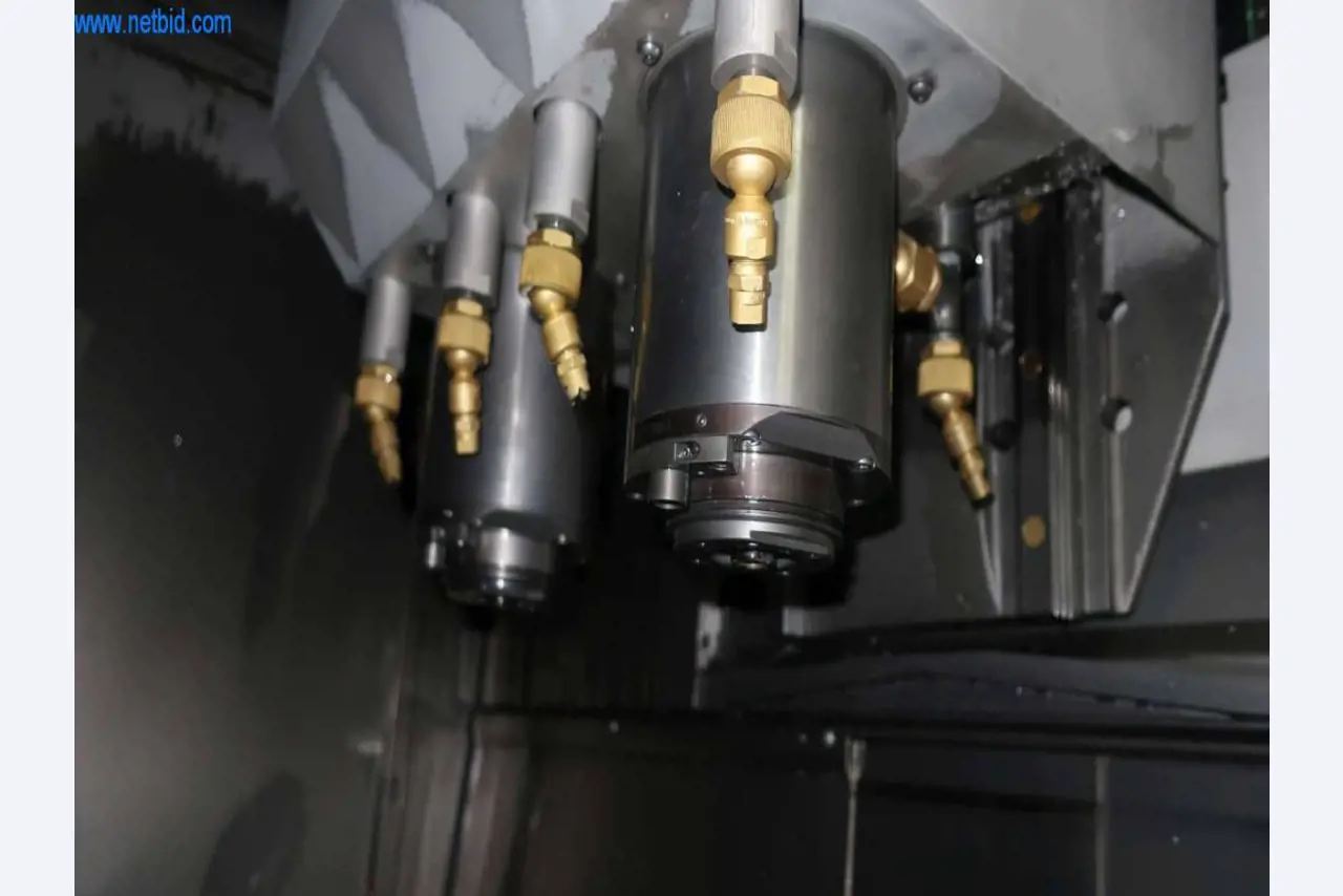 Sistemas de fundição injectada (alumínio) 1.100 - 1.350 t,
Processamento mecânico, fabrico de ferramentas
-30