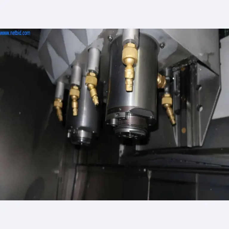 Sistemas de fundição injectada (alumínio) 1.100 - 1.350 t,
Processamento mecânico, fabrico de ferramentas
-30