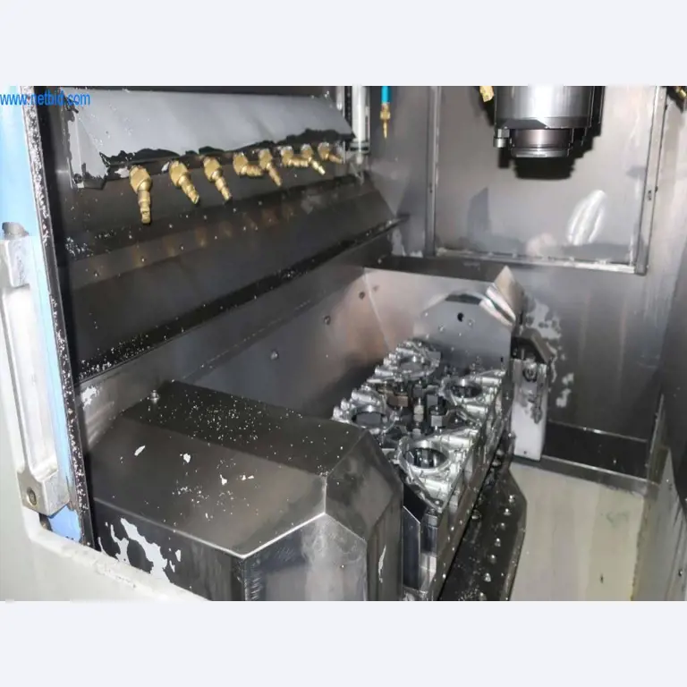 Sistemas de fundição injectada (alumínio) 1.100 - 1.350 t,
Processamento mecânico, fabrico de ferramentas
-31