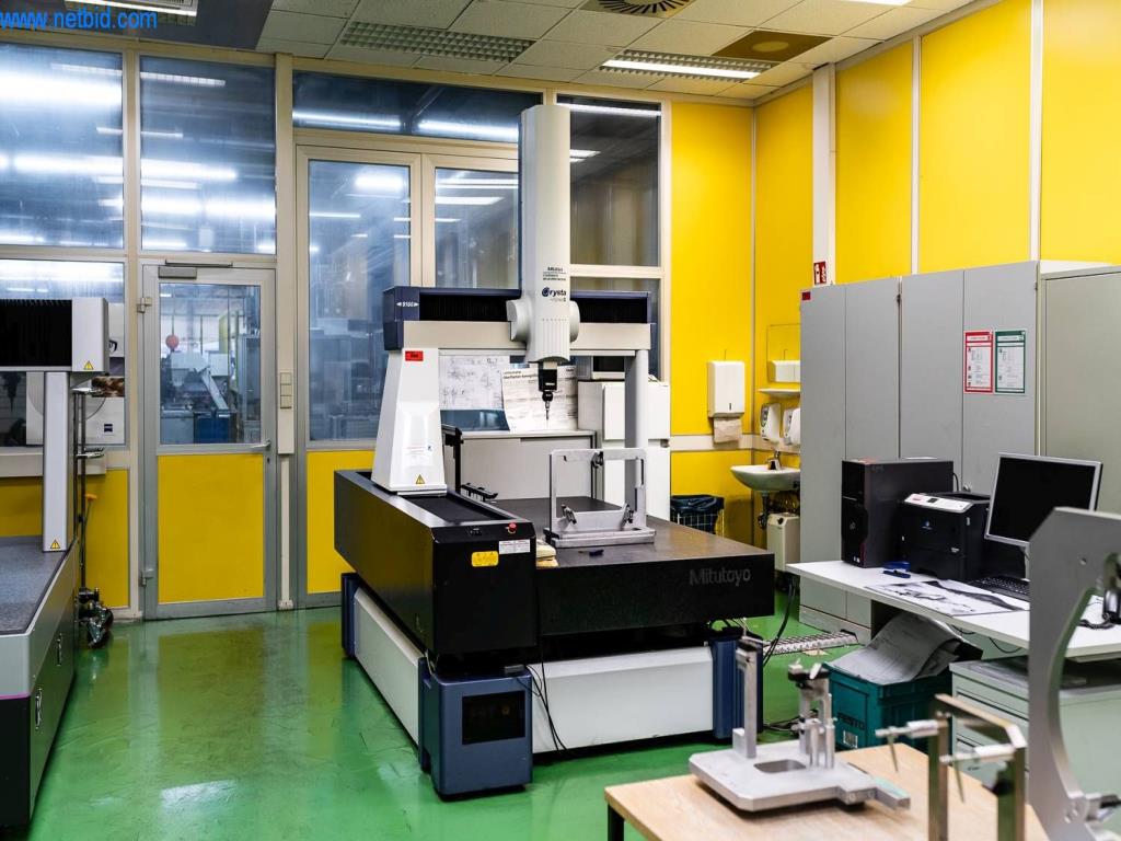 Systémy tlakového lití (hliník) 1 100 - 1 350 t,
Mechanické zpracování, výroba nástrojů
-1