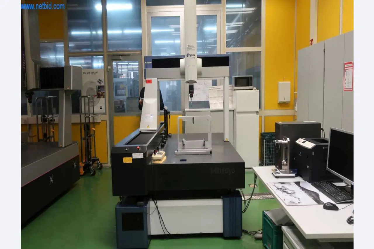 Systemy odlewania ciśnieniowego (aluminium) 1,100 - 1,350 t,
Obróbka mechaniczna, produkcja narzędzi
-2