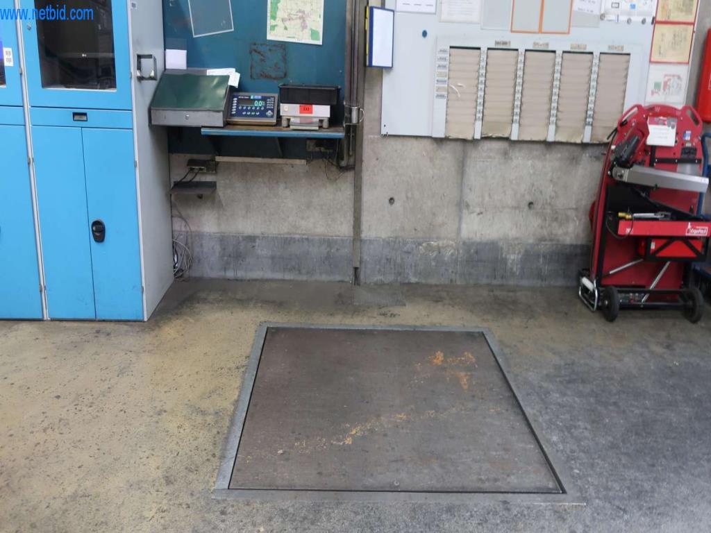 Systémy tlakového lití (hliník) 1 100 - 1 350 t,
Mechanické zpracování, výroba nástrojů
-2