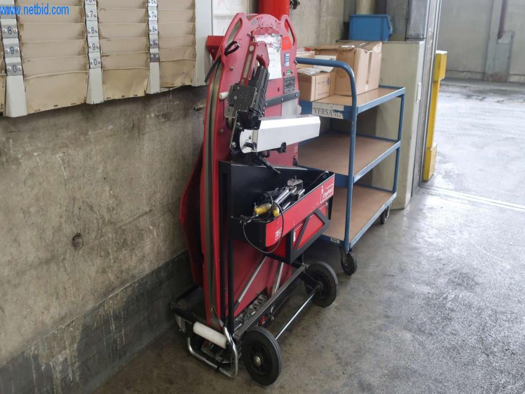 Systémy tlakového lití (hliník) 1 100 - 1 350 t,
Mechanické zpracování, výroba nástrojů
-2