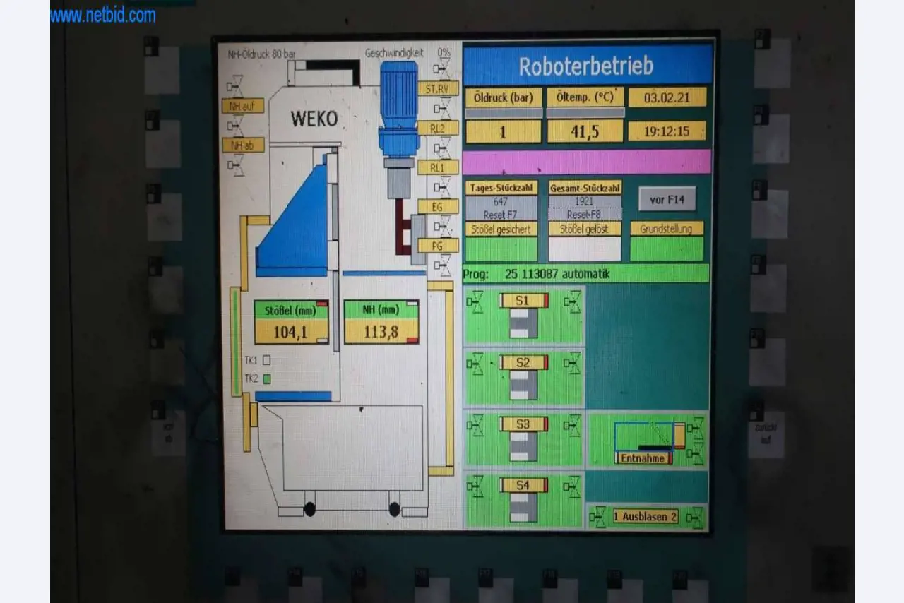 Sistemas de fundição injectada (alumínio) 1.100 - 1.350 t,
Processamento mecânico, fabrico de ferramentas
-17