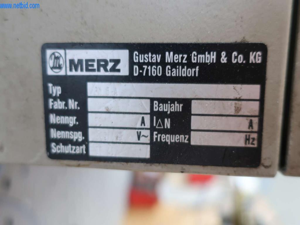 Systémy tlakového lití (hliník) 1 100 - 1 350 t,
Mechanické zpracování, výroba nástrojů
-2