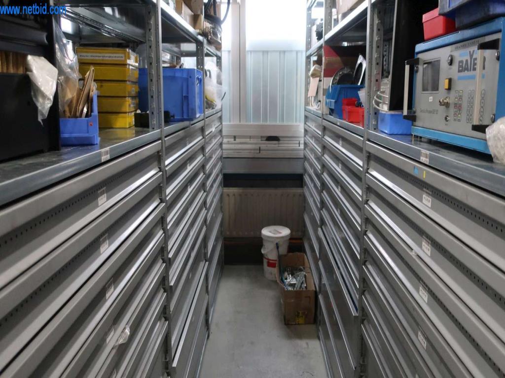 Systémy tlakového lití (hliník) 1 100 - 1 350 t,
Mechanické zpracování, výroba nástrojů
-2