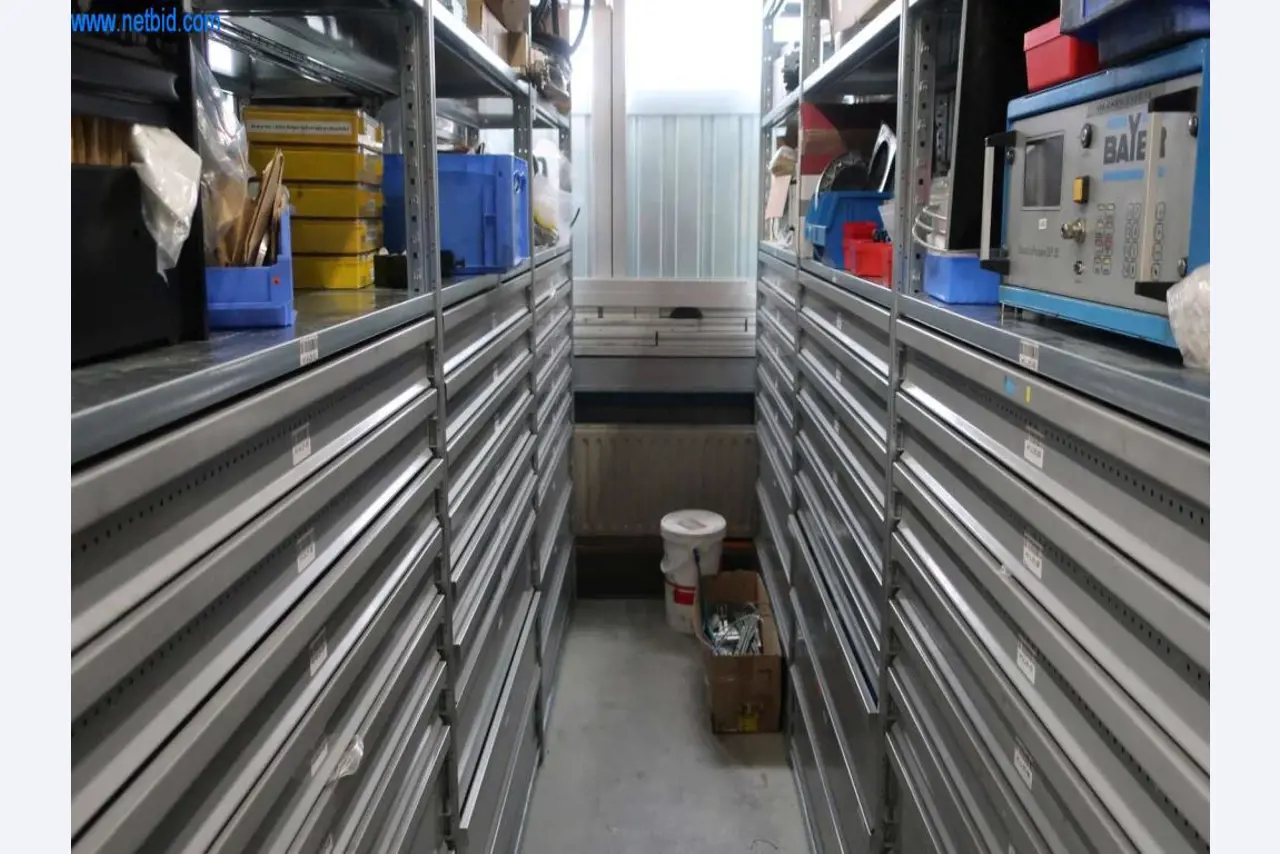 Sistemas de fundição injectada (alumínio) 1.100 - 1.350 t,
Processamento mecânico, fabrico de ferramentas
-2