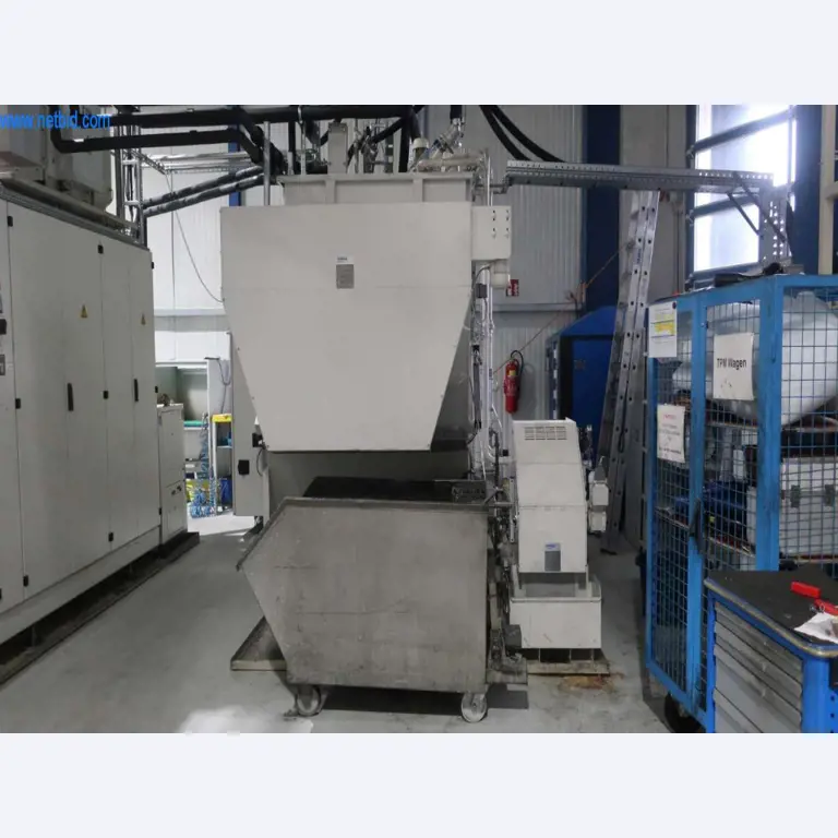 Sistemas de fundição injectada (alumínio) 1.100 - 1.350 t,
Processamento mecânico, fabrico de ferramentas
-2