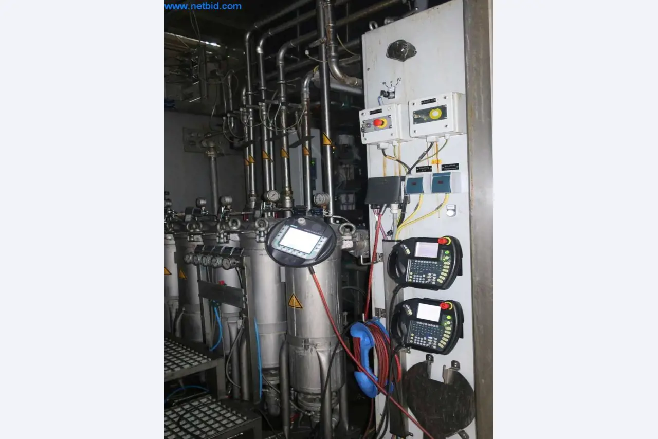 Sistemas de fundição injectada (alumínio) 1.100 - 1.350 t,
Processamento mecânico, fabrico de ferramentas
-3
