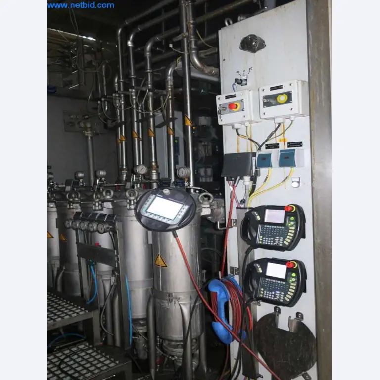 Sistemas de fundição injectada (alumínio) 1.100 - 1.350 t,
Processamento mecânico, fabrico de ferramentas
-3
