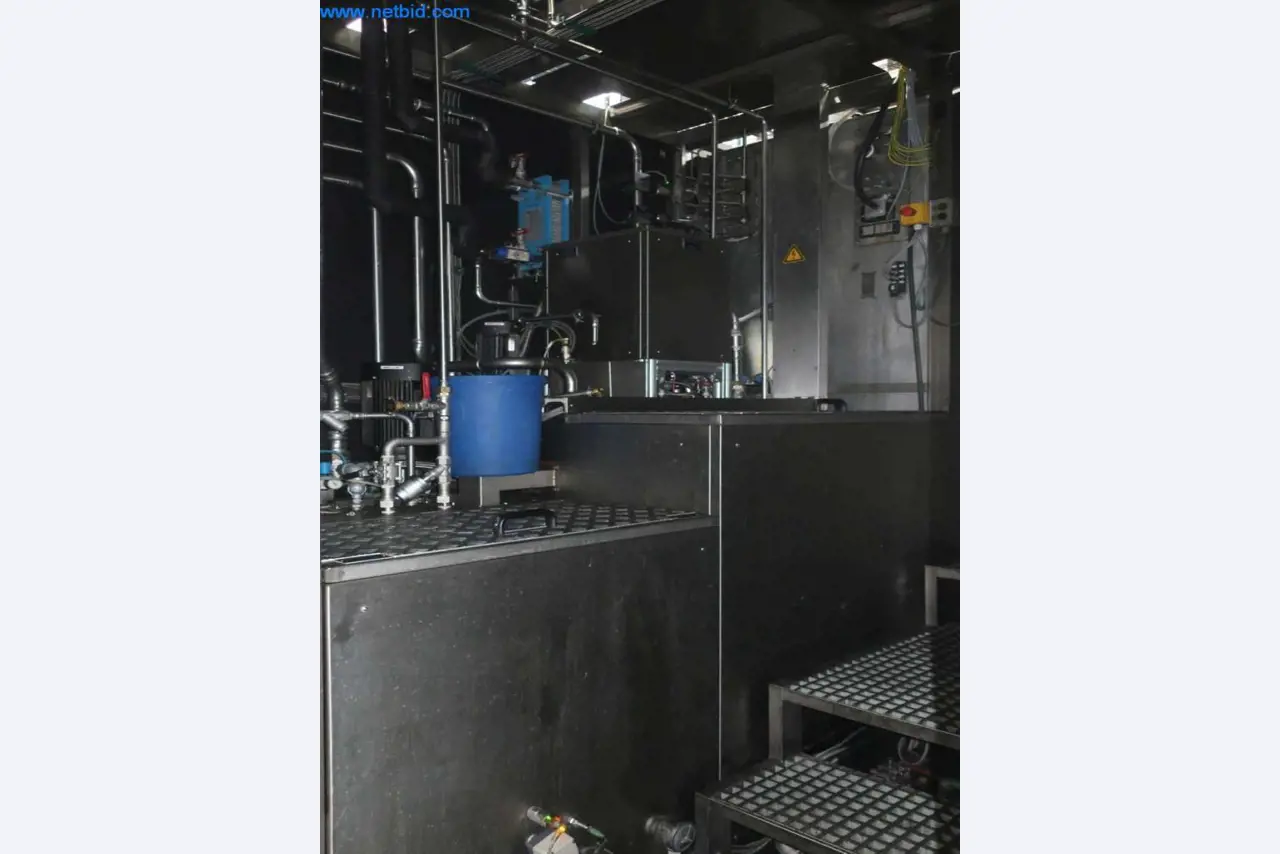 Sistemas de fundição injectada (alumínio) 1.100 - 1.350 t,
Processamento mecânico, fabrico de ferramentas
-4
