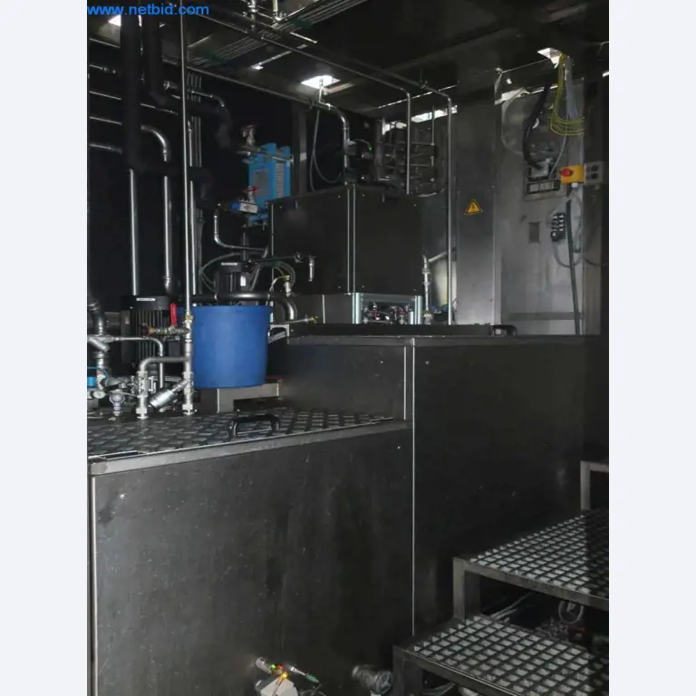 Sistemas de fundição injectada (alumínio) 1.100 - 1.350 t,
Processamento mecânico, fabrico de ferramentas
-4