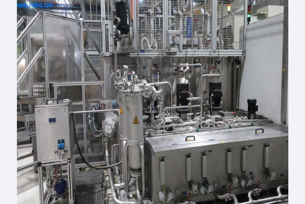 Sistemas de fundição injectada (alumínio) 1.100 - 1.350 t,
Processamento mecânico, fabrico de ferramentas
-5