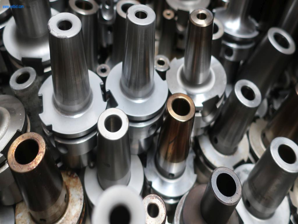 Systémy tlakového lití (hliník) 1 100 - 1 350 t,
Mechanické zpracování, výroba nástrojů
-1