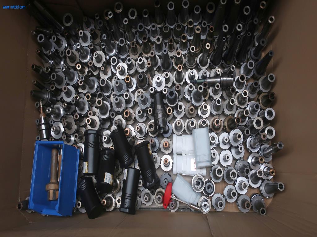 Systémy tlakového lití (hliník) 1 100 - 1 350 t,
Mechanické zpracování, výroba nástrojů
-2