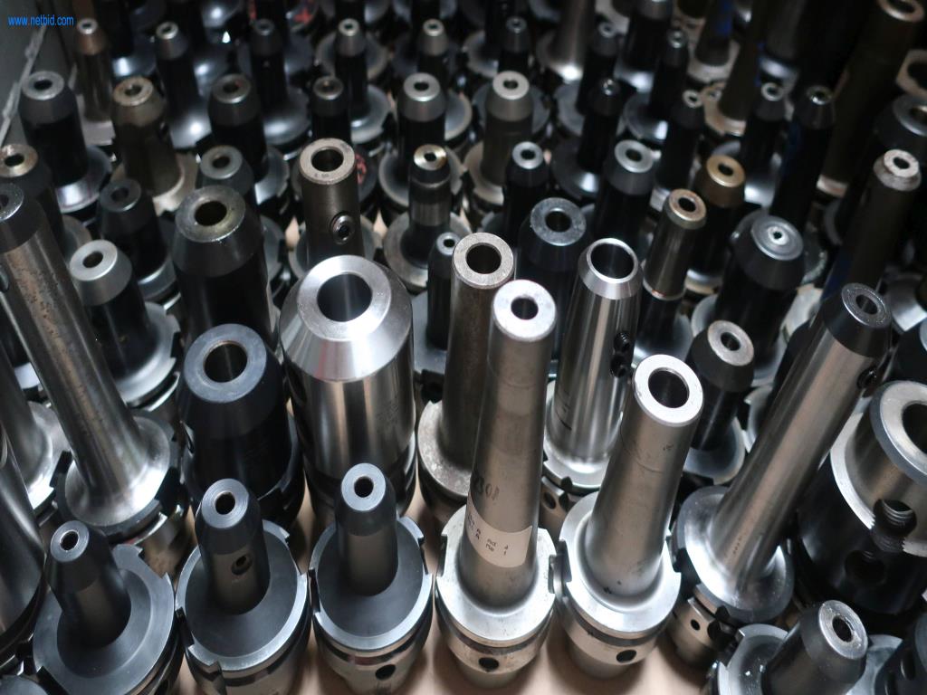 Systémy tlakového lití (hliník) 1 100 - 1 350 t,
Mechanické zpracování, výroba nástrojů
-1