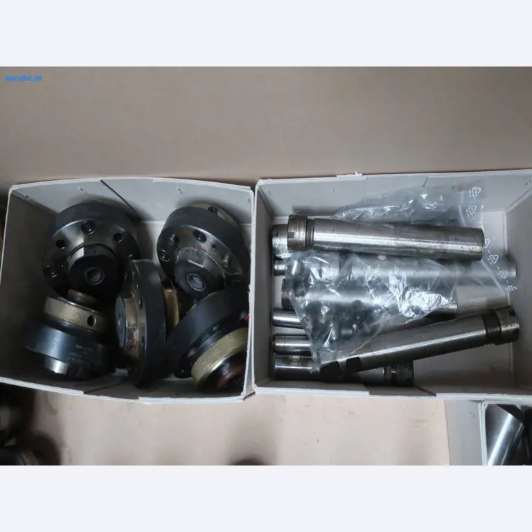 Sistemas de fundição injectada (alumínio) 1.100 - 1.350 t,
Processamento mecânico, fabrico de ferramentas
-5