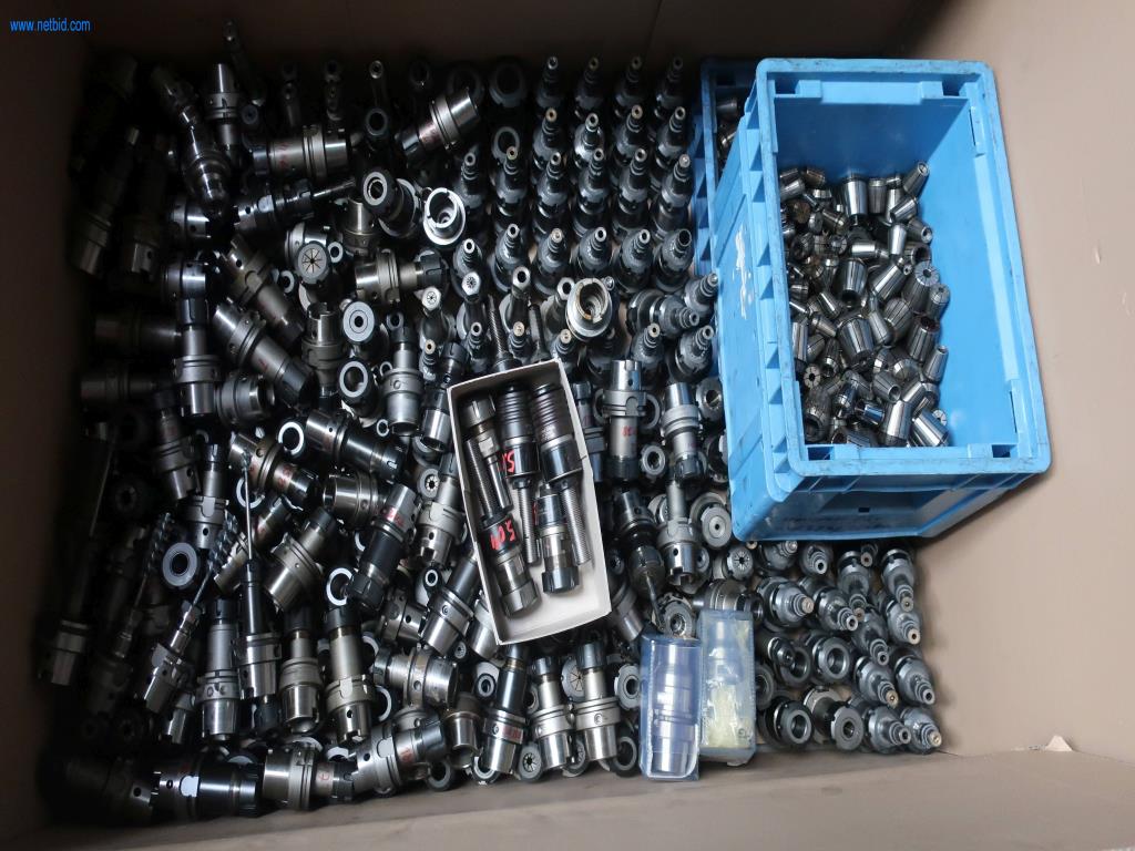 Systémy tlakového lití (hliník) 1 100 - 1 350 t,
Mechanické zpracování, výroba nástrojů
-2