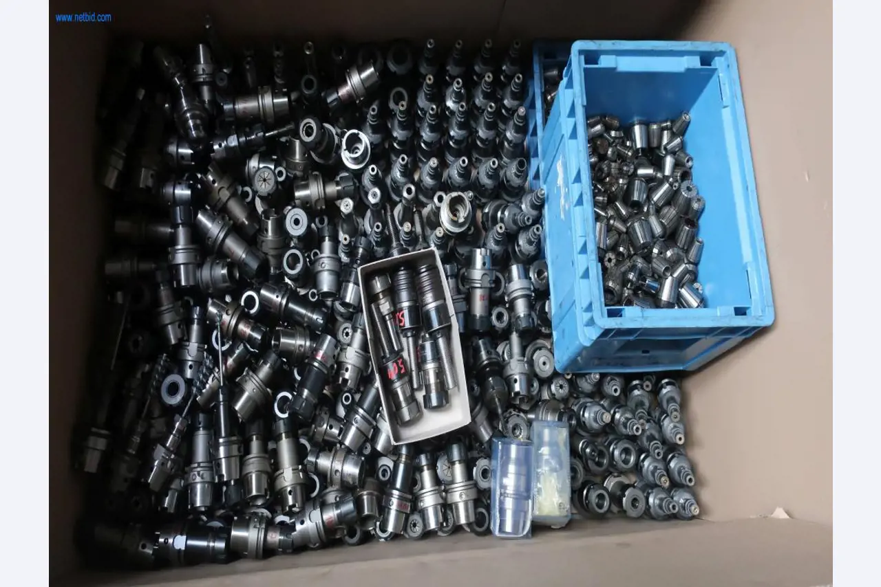 Sistemas de fundição injectada (alumínio) 1.100 - 1.350 t,
Processamento mecânico, fabrico de ferramentas
-2