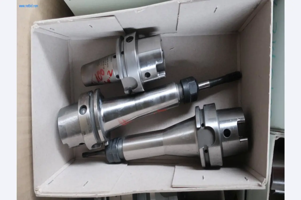Sistemas de fundição injectada (alumínio) 1.100 - 1.350 t,
Processamento mecânico, fabrico de ferramentas
-3