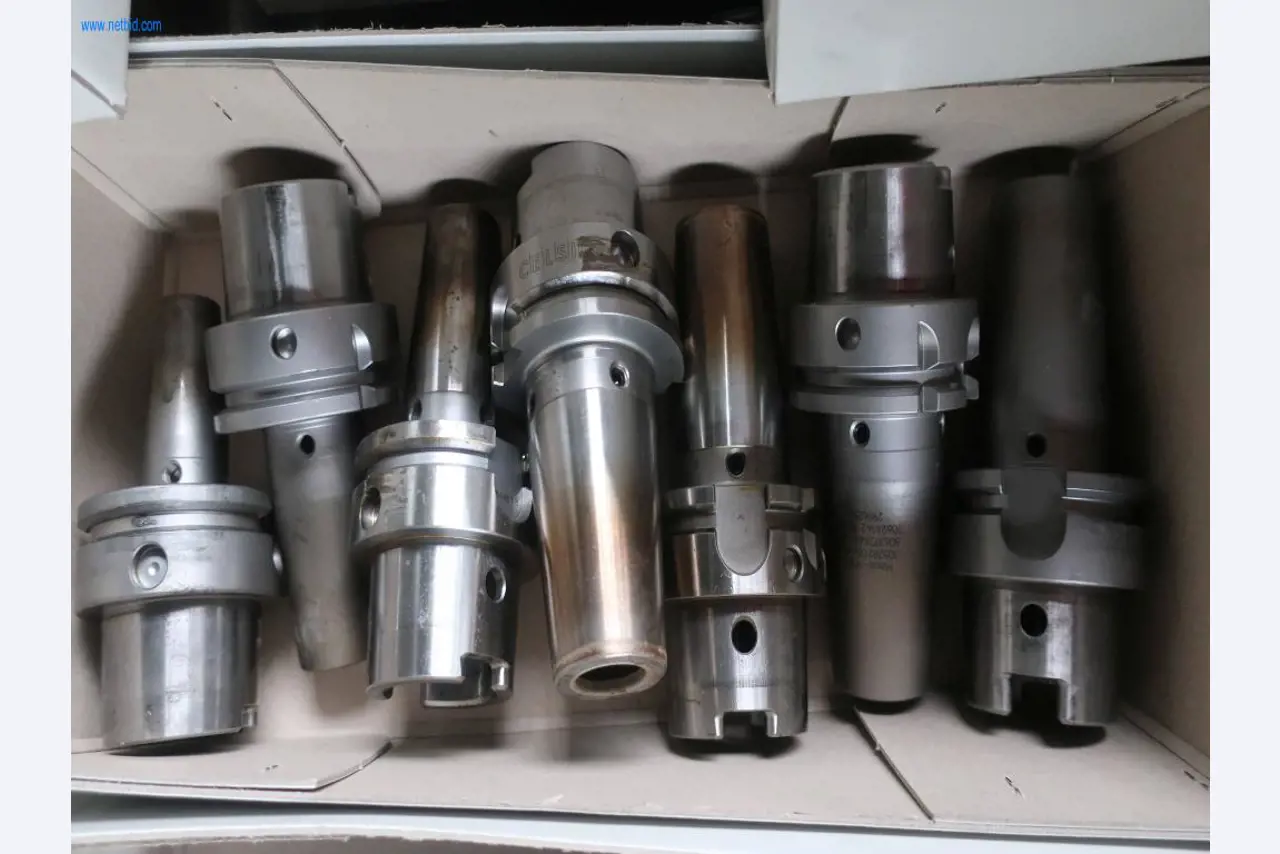 Sistemas de fundição injectada (alumínio) 1.100 - 1.350 t,
Processamento mecânico, fabrico de ferramentas
-5