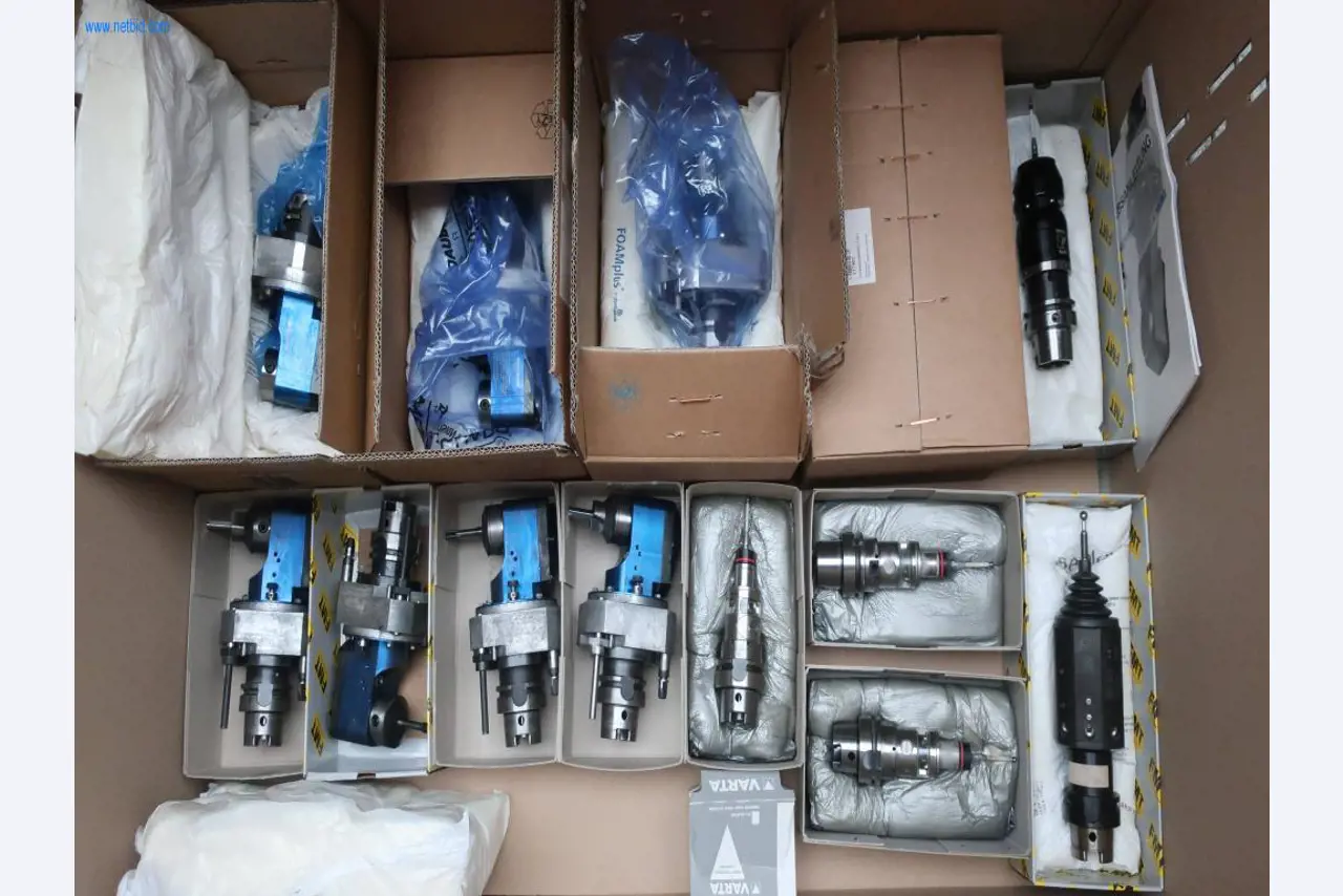 Sistemas de fundição injectada (alumínio) 1.100 - 1.350 t,
Processamento mecânico, fabrico de ferramentas
-1