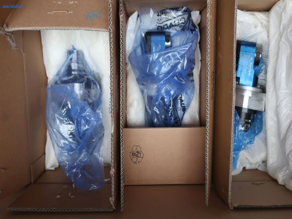 Systémy tlakového lití (hliník) 1 100 - 1 350 t,
Mechanické zpracování, výroba nástrojů
-3